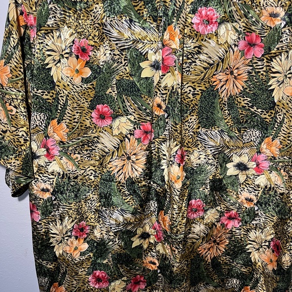 Vintage silky 1970’s casual button up - Picture 5 of 8